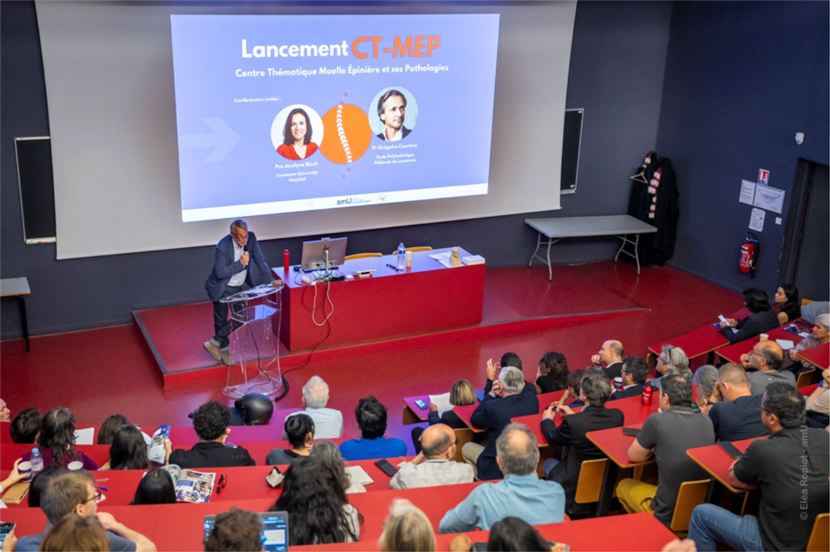 Guillaume Masson, directeur de NeuroMarseille, ouvre la journée<br />
